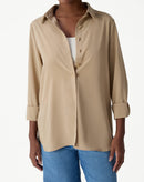 CAMISA ALONGADA COM FENDA - BEGE